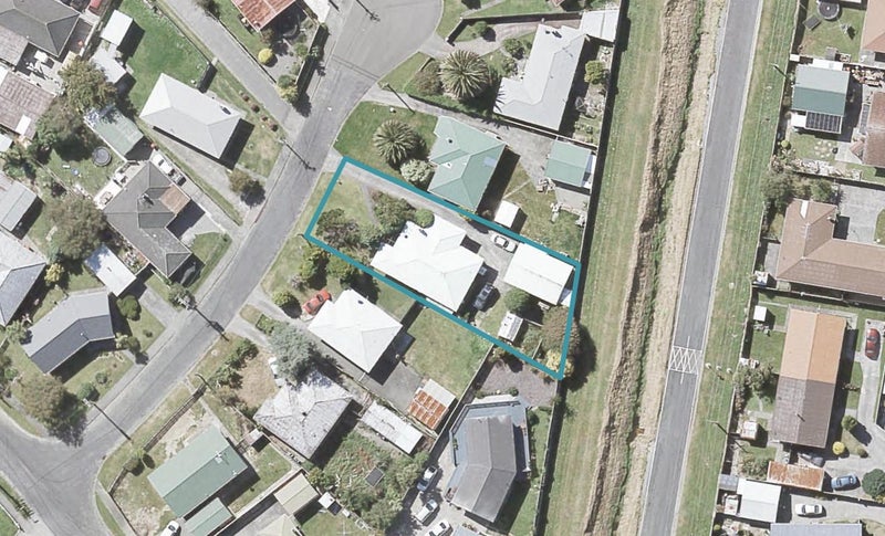 8 Halifax Street, Wainuiomata, Lower Hutt - Carousel 1