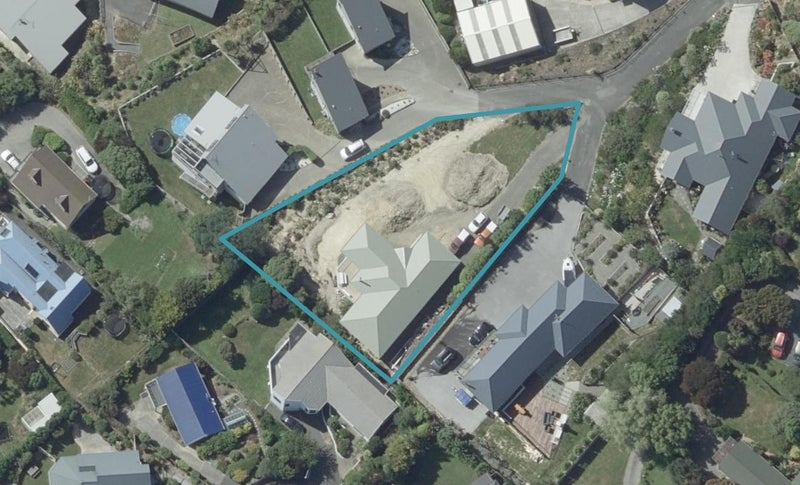 8 Portland Place, Shiel Hill, Dunedin - Carousel 1