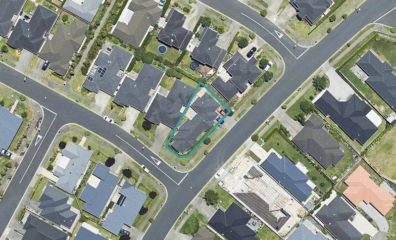 20 Landing Drive, Pyes Pa, Tauranga - Carousel 1