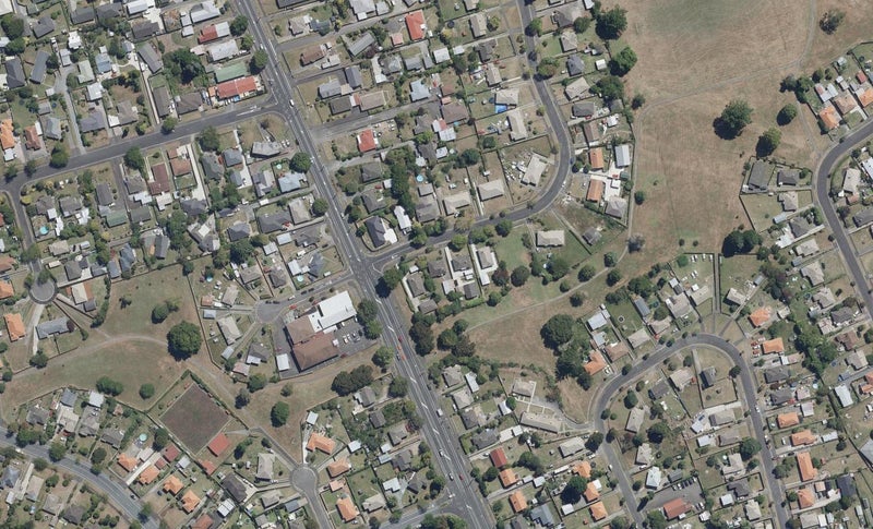 6 Sare Crescent, Fairfield, Hamilton - Carousel 1