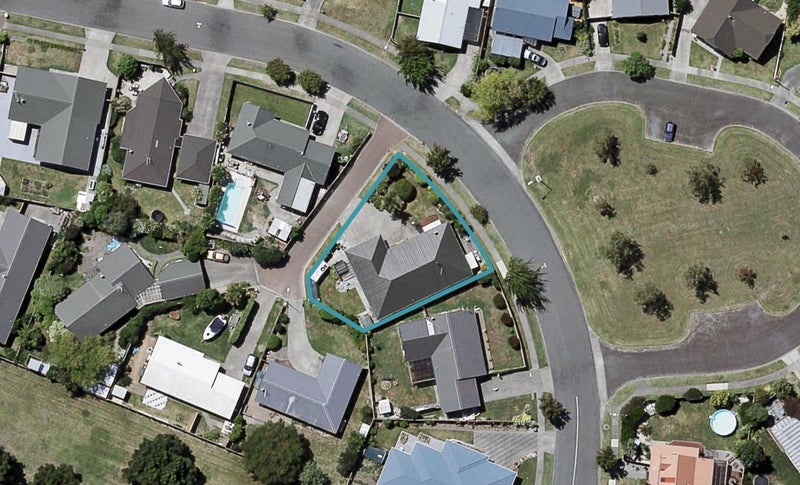 31 Whiting Crescent, Greenmeadows, Napier - Carousel 1