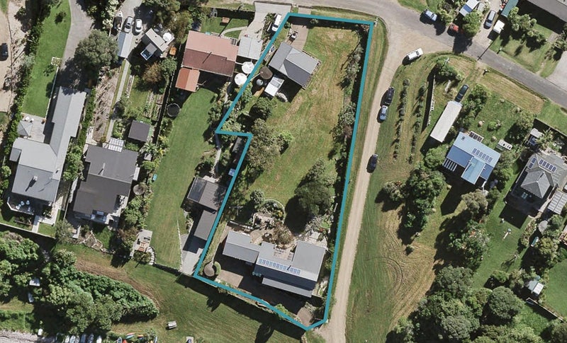 12 Shelly Beach Road, Surfdale, Waiheke Island - Carousel 1