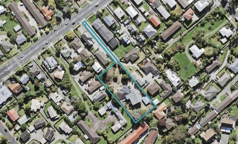 58 Titirangi Road, New Lynn, Auckland - Carousel 1