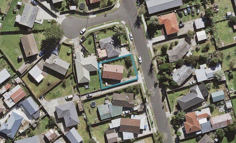 39 Convair Crescent, Mangere, Auckland - Carousel 1