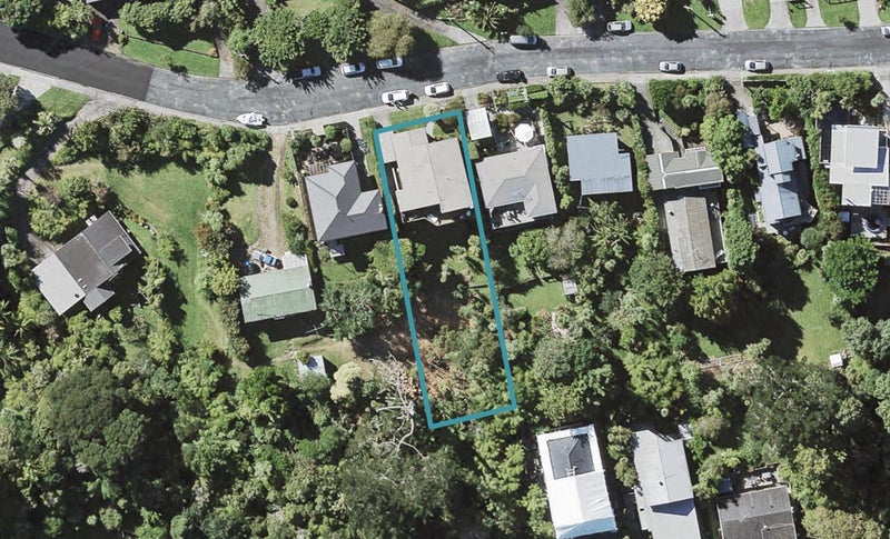 42 Peter Terrace, Castor Bay, Auckland - Carousel 1