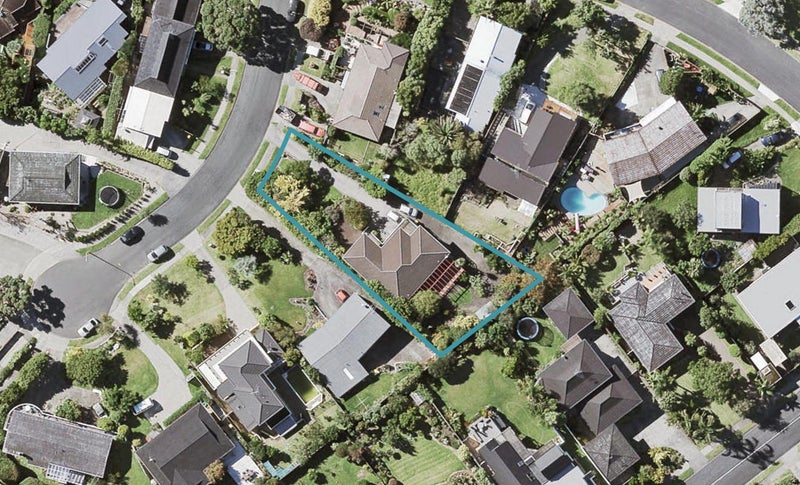 4 Nickleby Place, Mellons Bay, Auckland - Carousel 1