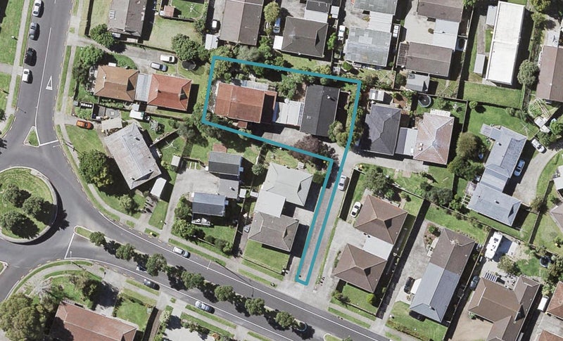 2/26 Highland Park Drive, Highland Park, Auckland - Carousel 1