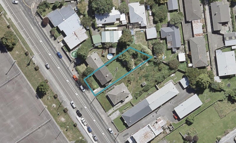 2/11 Ward Street, Trentham, Upper Hutt - Carousel 1