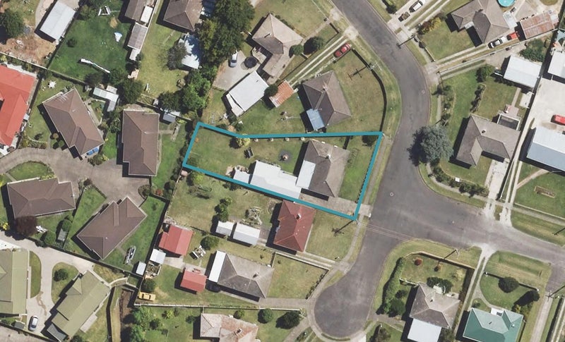16 Churchill Crescent, Te Hapara, Gisborne - Carousel 1
