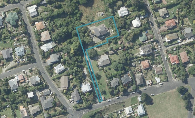 43A Totara Street, Ravensbourne, Dunedin - Carousel 1