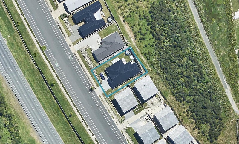 295 Lakes Boulevard, Pyes Pa, Tauranga - Carousel 1