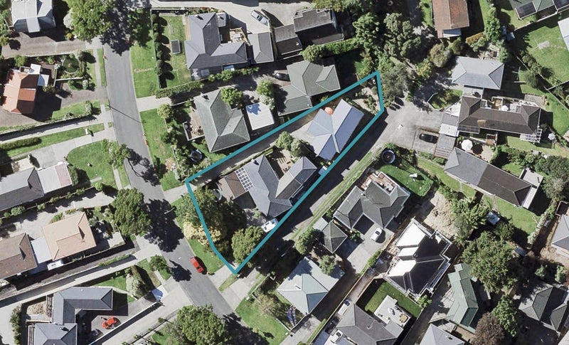 42 Howe Street, Howick, Auckland - Carousel 1