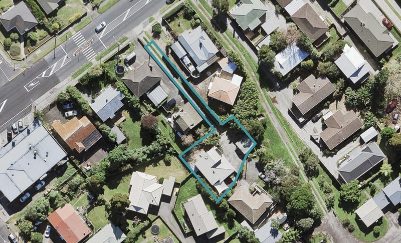 72A Titirangi Road, New Lynn, Auckland - Carousel 1