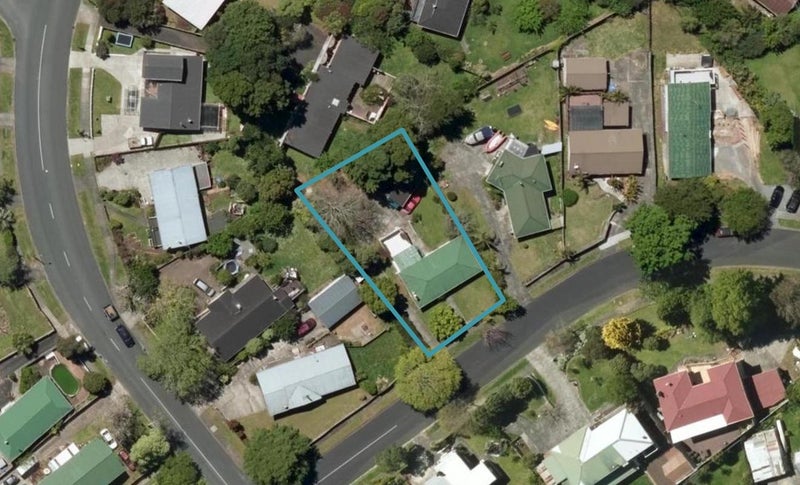 2 Ascot Avenue, Kamo, Whangarei - Carousel 1