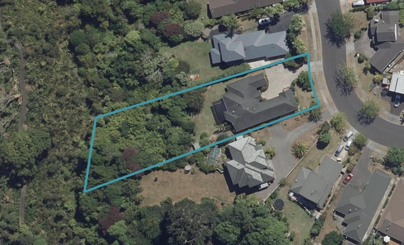 15 Montrose Crescent, Huntington, Hamilton - Carousel 1