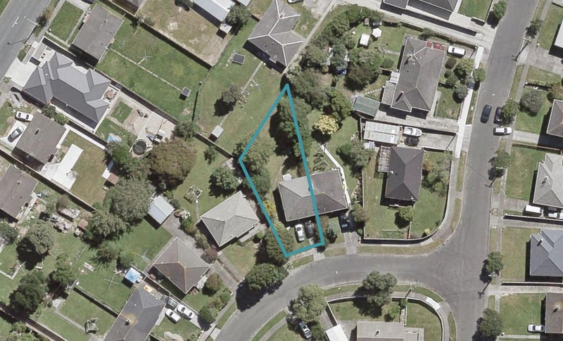 35 Lockwood Crescent, Taita, Lower Hutt - Carousel 1