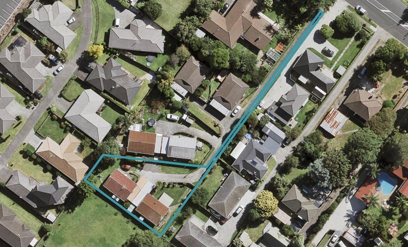 1/60B Swanson Rd, Henderson, Auckland - Carousel 1