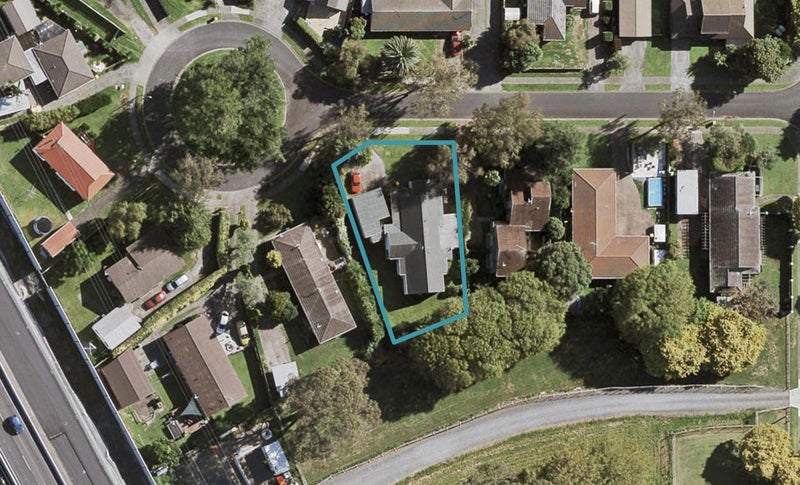 8 Gloaming Place, Conifer Grove, Takanini - Carousel 1