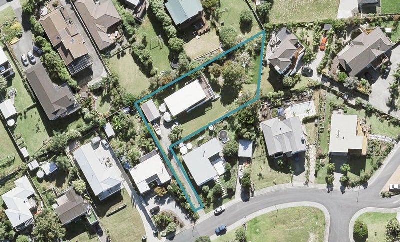 17 Kotanui Avenue, Army Bay, Whangaparaoa - Carousel 1