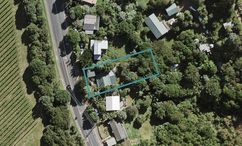 9 Causeway Road, Surfdale, Waiheke Island - Carousel 1