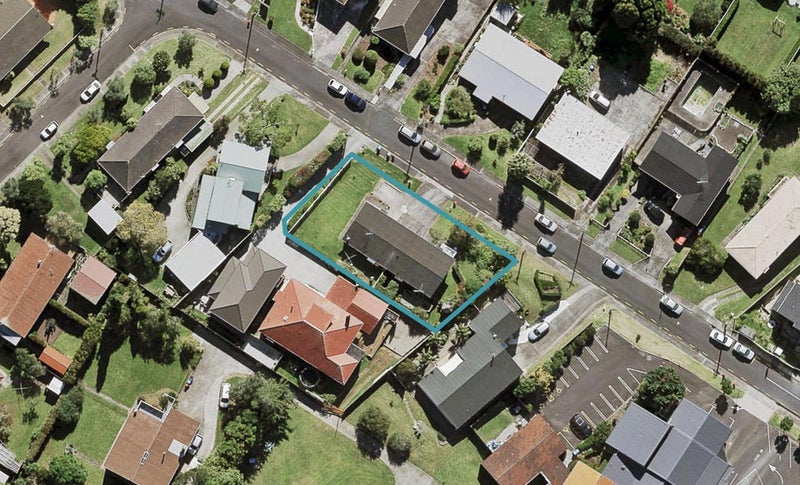 8A Currie Avenue, Hillsborough, Auckland - Carousel 1