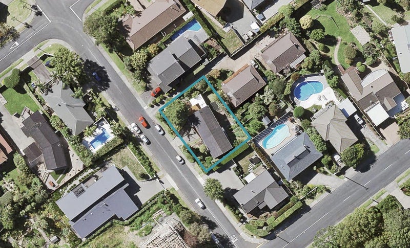 3 Charles Dickens Drive, Mellons Bay, Auckland - Carousel 1