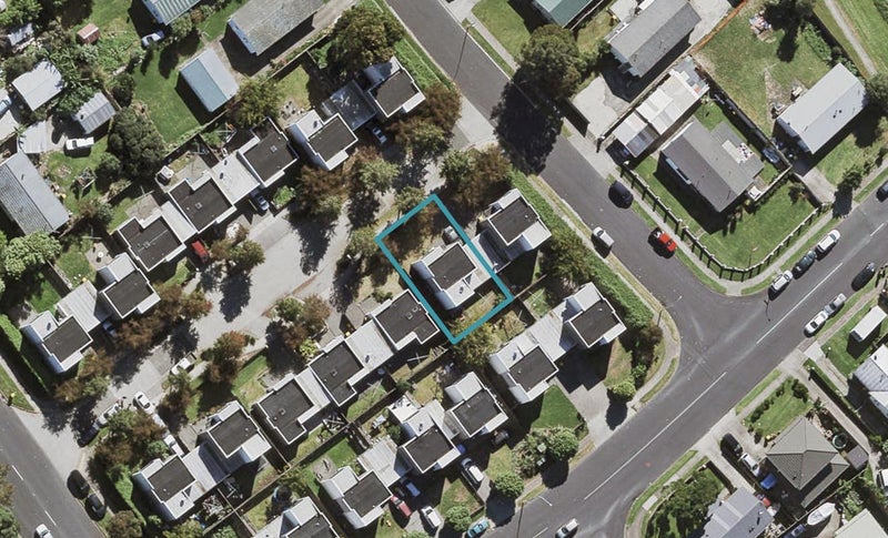 11 Tagata Way, Mangere, Auckland - Carousel 1