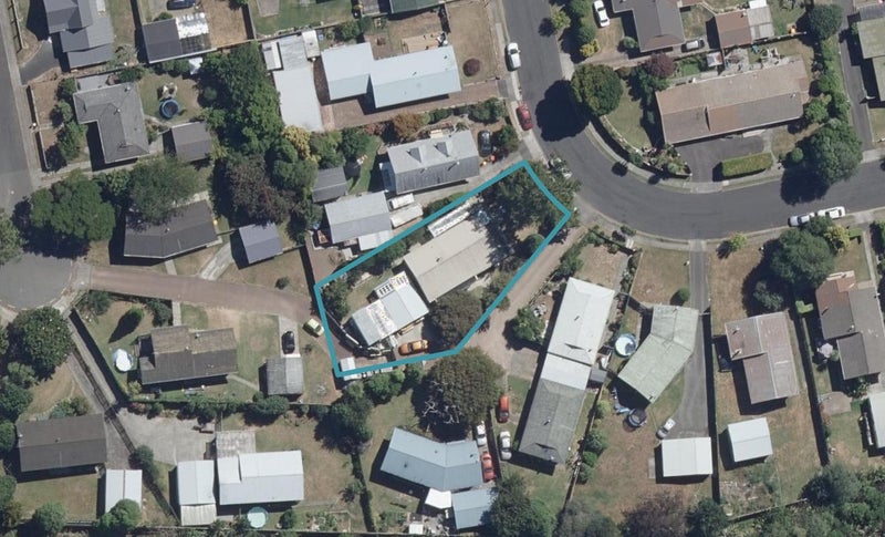 8 Camden Place, Pukete, Hamilton - Carousel 1