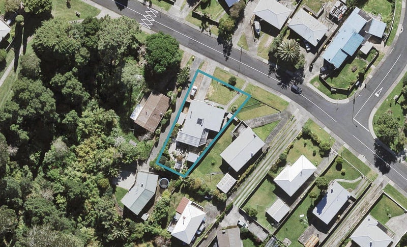 28 Glendene Avenue, Glendene, Auckland - Carousel 1
