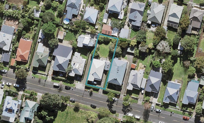 15 Kenneth Avenue, Sandringham, Auckland - Carousel 1