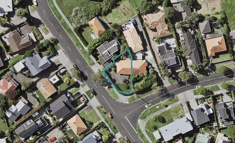 2 Godden Crescent, Orakei, Auckland - Carousel 1