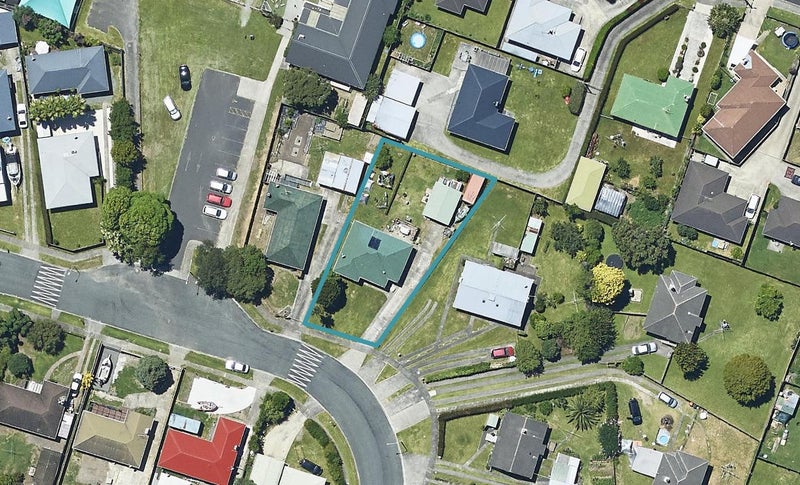 49 Henderson Crescent, Parkvale, Tauranga - Carousel 1