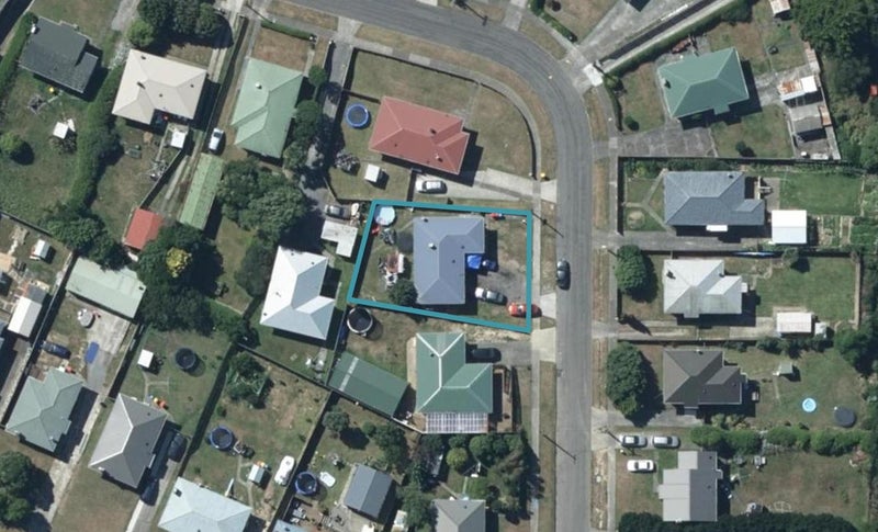 14 Whanga Crescent, Titahi Bay, Porirua - Carousel 1