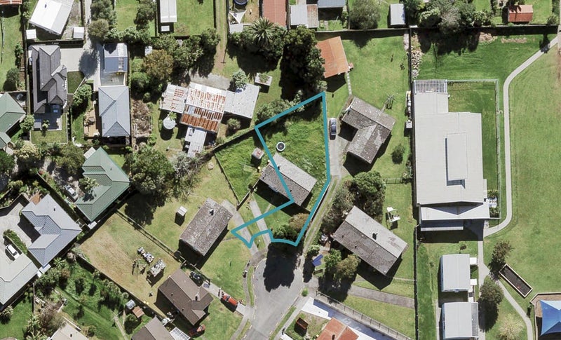 12C Gwendoline Avenue, Te Atatu Peninsula, Auckland - Carousel 1