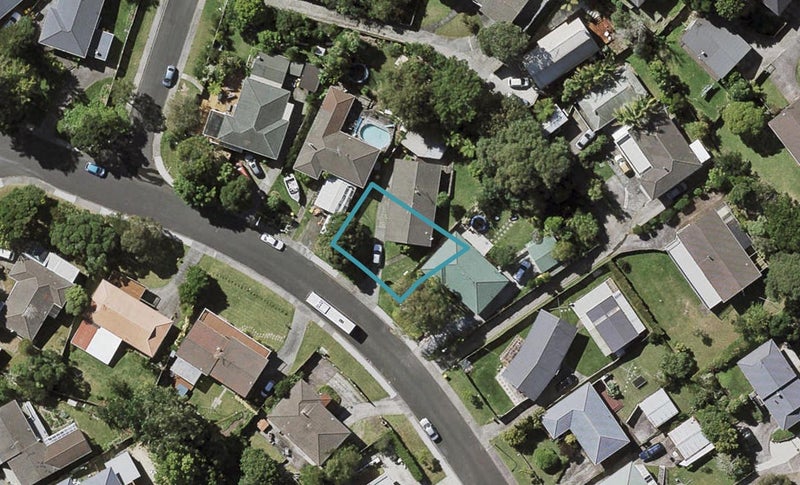 81A Salamanca Road, Sunnynook, Auckland - Carousel 1