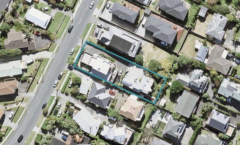 1/75 Deep Creek Road, Waiake, Auckland - Carousel 1