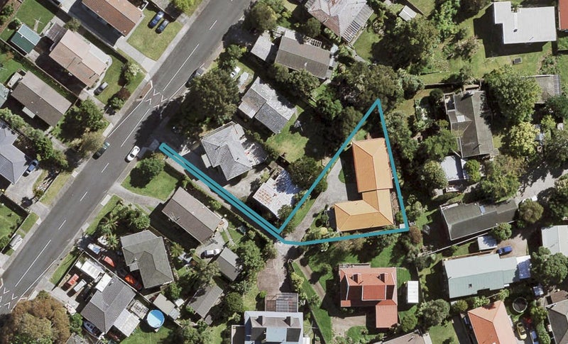 1/16 Waari Avenue, Sunnyvale, Auckland - Carousel 1