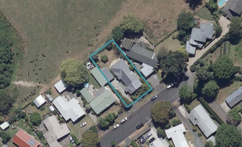 71 Nevada Road, Silverdale, Hamilton - Carousel 1