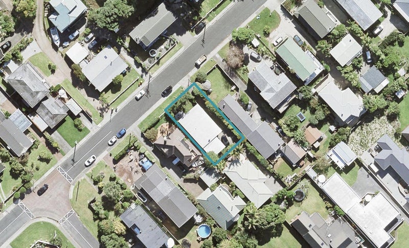 32 Mckenzie Avenue, Arkles Bay, Whangaparaoa - Carousel 1