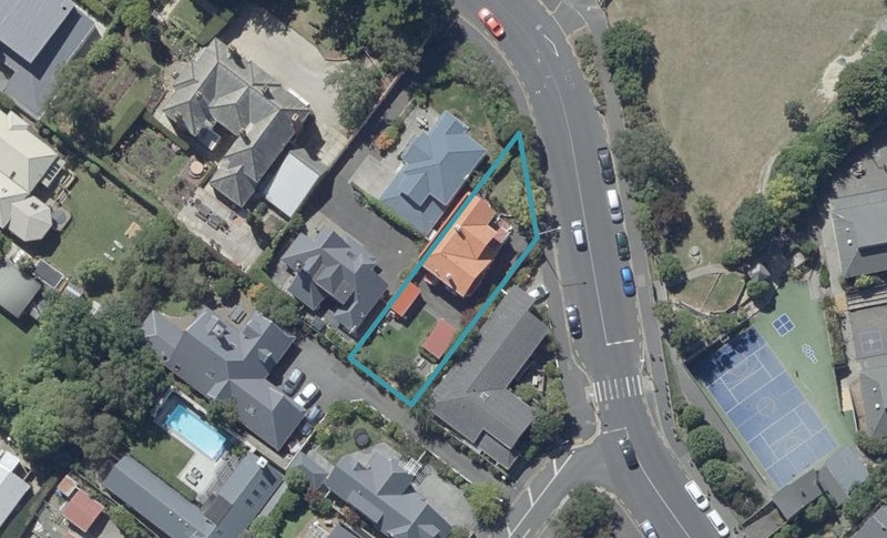 22 Balmacewen Road, Maori Hill, Dunedin - Carousel 1