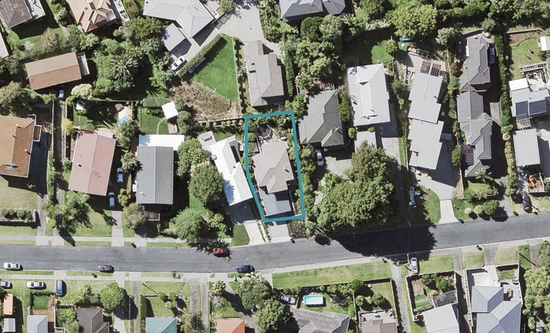 17 Wyoming Avenue, Murrays Bay, Auckland - Carousel 1