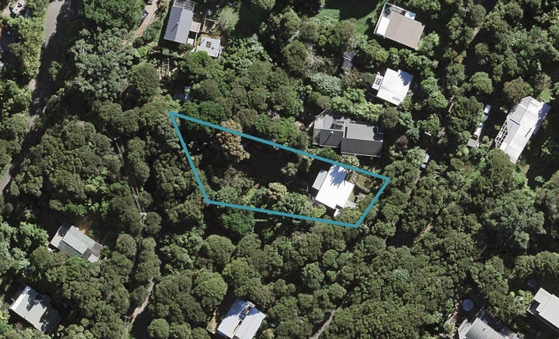 31 Fairview Crescent, Omiha, Waiheke Island - Carousel 1
