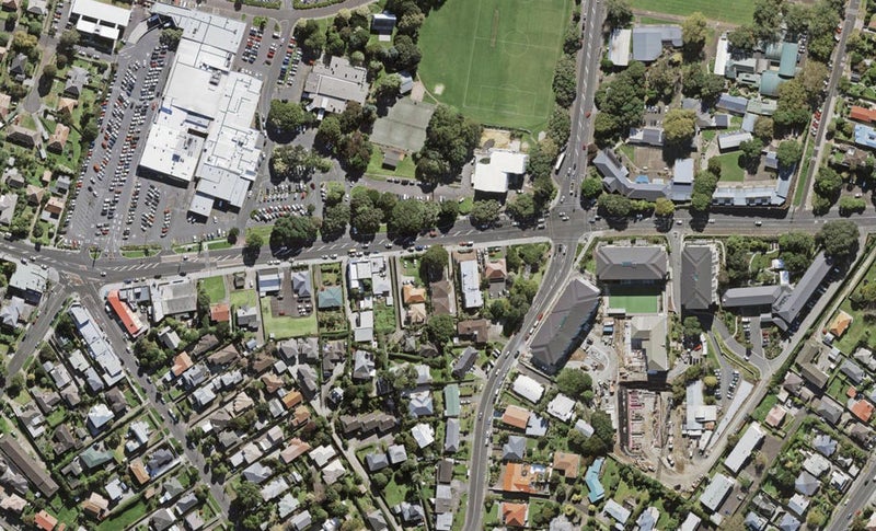 1/531 Mount Albert Road, Three Kings, Auckland - Carousel 1