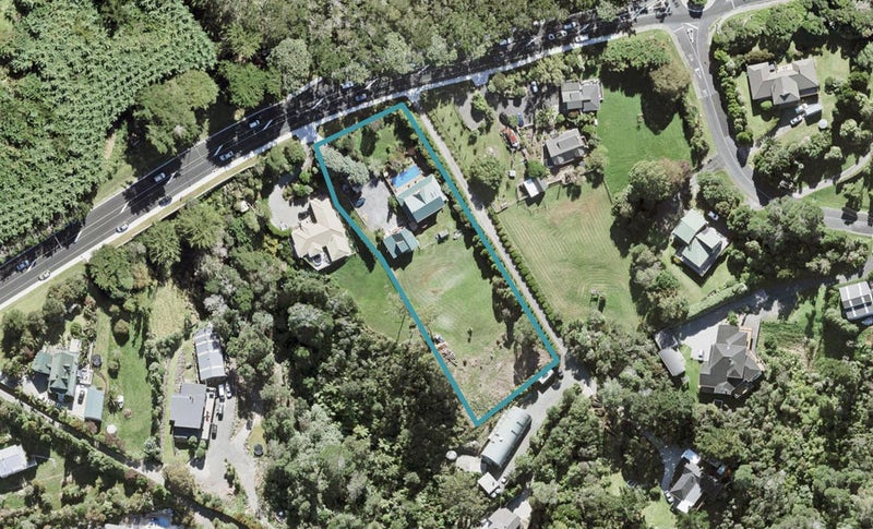 1141 Whangaparaoa Road, Tindalls Beach, Whangaparaoa - Carousel 1