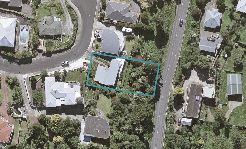8 Catherine Crescent, Moturoa, New Plymouth - Carousel 1