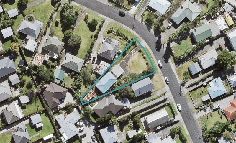 14 Marewa Street, Te Atatu South, Auckland - Carousel 1