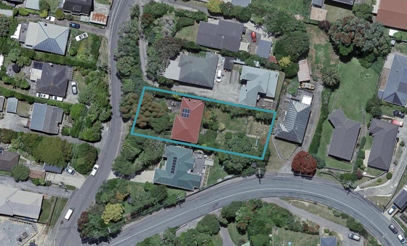 4 Robert Street, Newlands, Wellington - Carousel 1