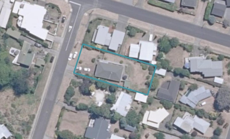 12 Otupai Street, Two Mile Bay, Taupo - Carousel 1