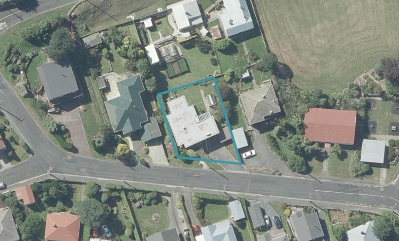 6 Athol Place, Ravensbourne, Dunedin - Carousel 1