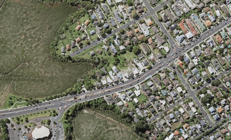 1/37 Esmonde Road, Takapuna, Auckland - Carousel 1